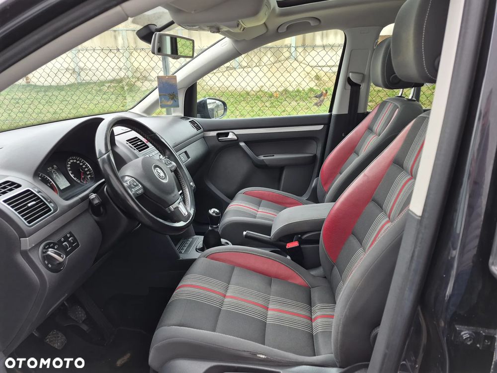 Volkswagen Touran 2.0 TDI DPF MATCH - 17