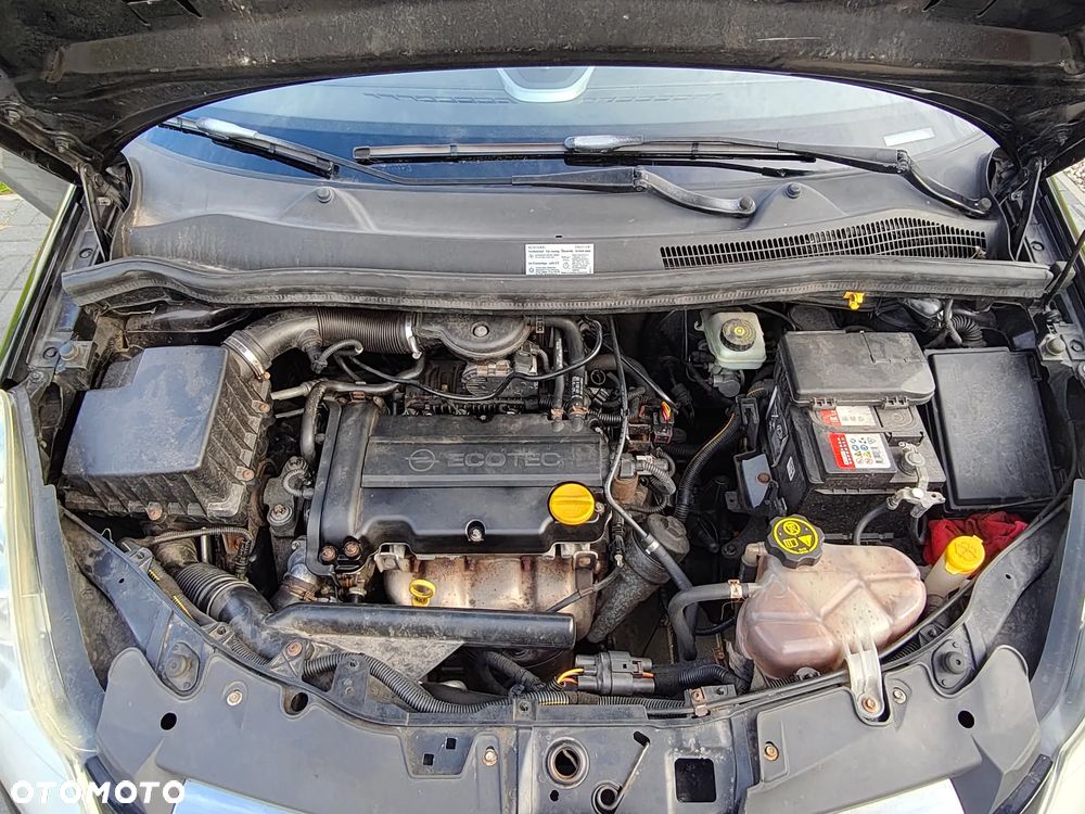 Opel Corsa 1.4 16V Cosmo - 11