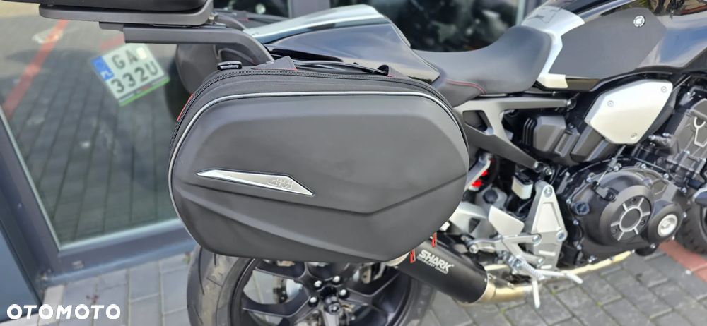 Honda CB - 18