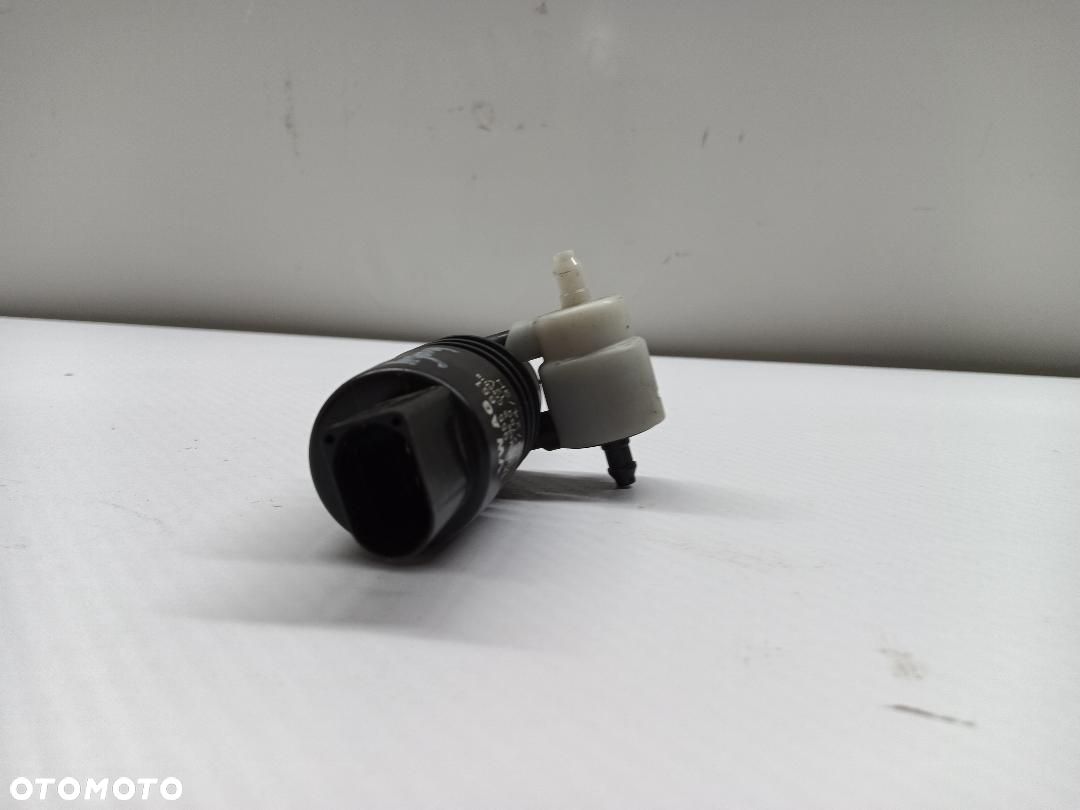 POMPKA SPRYSKIWACZA VW TIGUAN 1K6955651 - 1