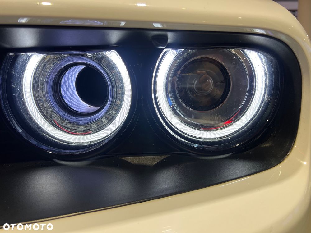 Dodge Challenger 6.4 Scat Pack - 19