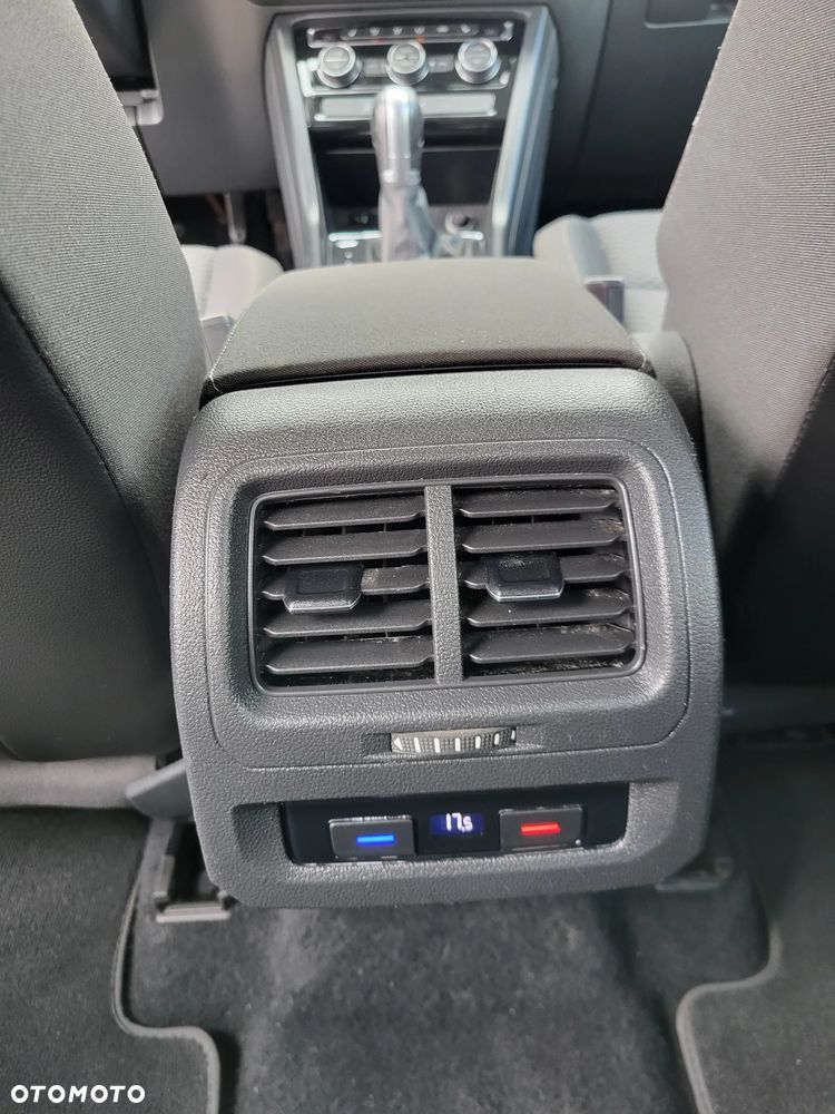 Volkswagen Touran 2.0 TDI SCR (BlueMotion Technology) DSG Highline - 11