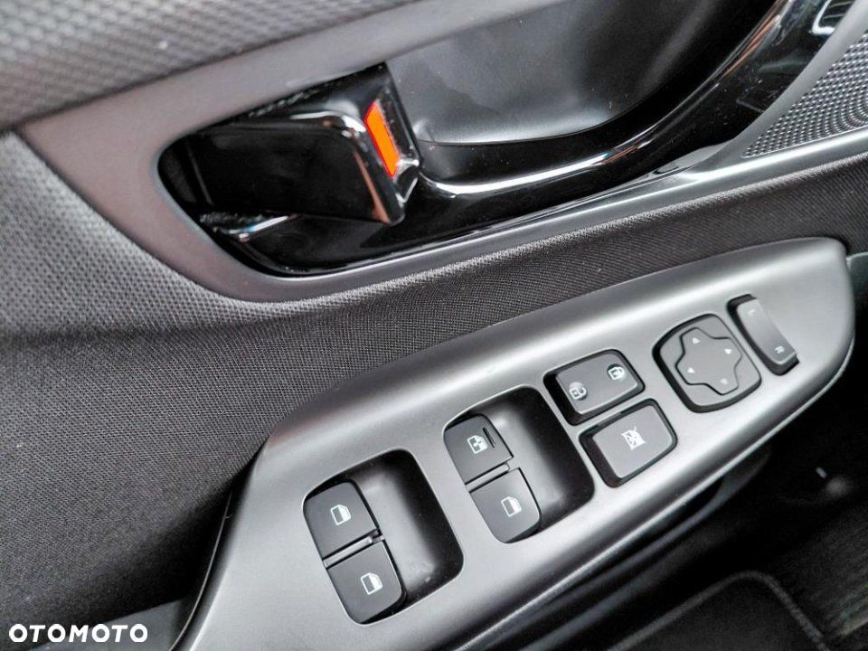 Hyundai Kona - 11