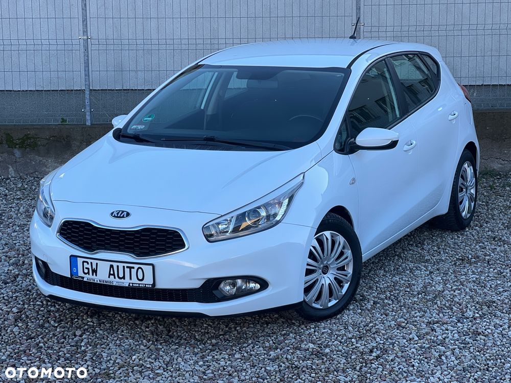 Kia Ceed 1.6 GDI Dream Team Edition - 4