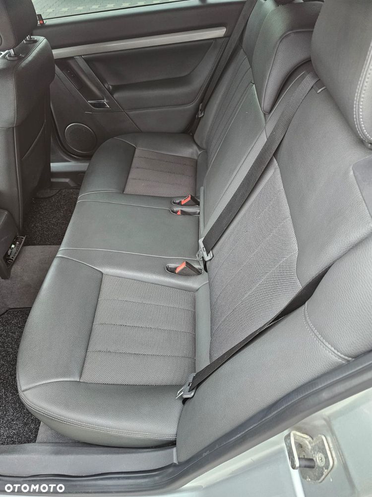 Opel Vectra 1.9 CDTI Sport - 12