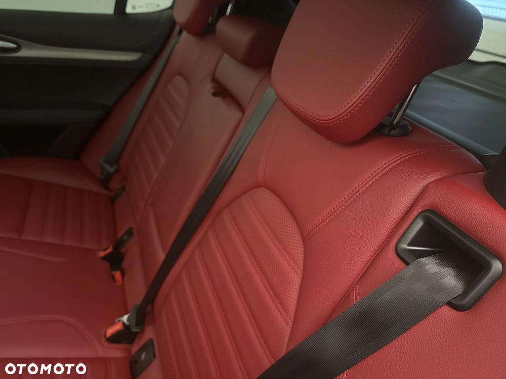 Alfa Romeo Stelvio 2.0 Turbo Veloce Q4 - 21