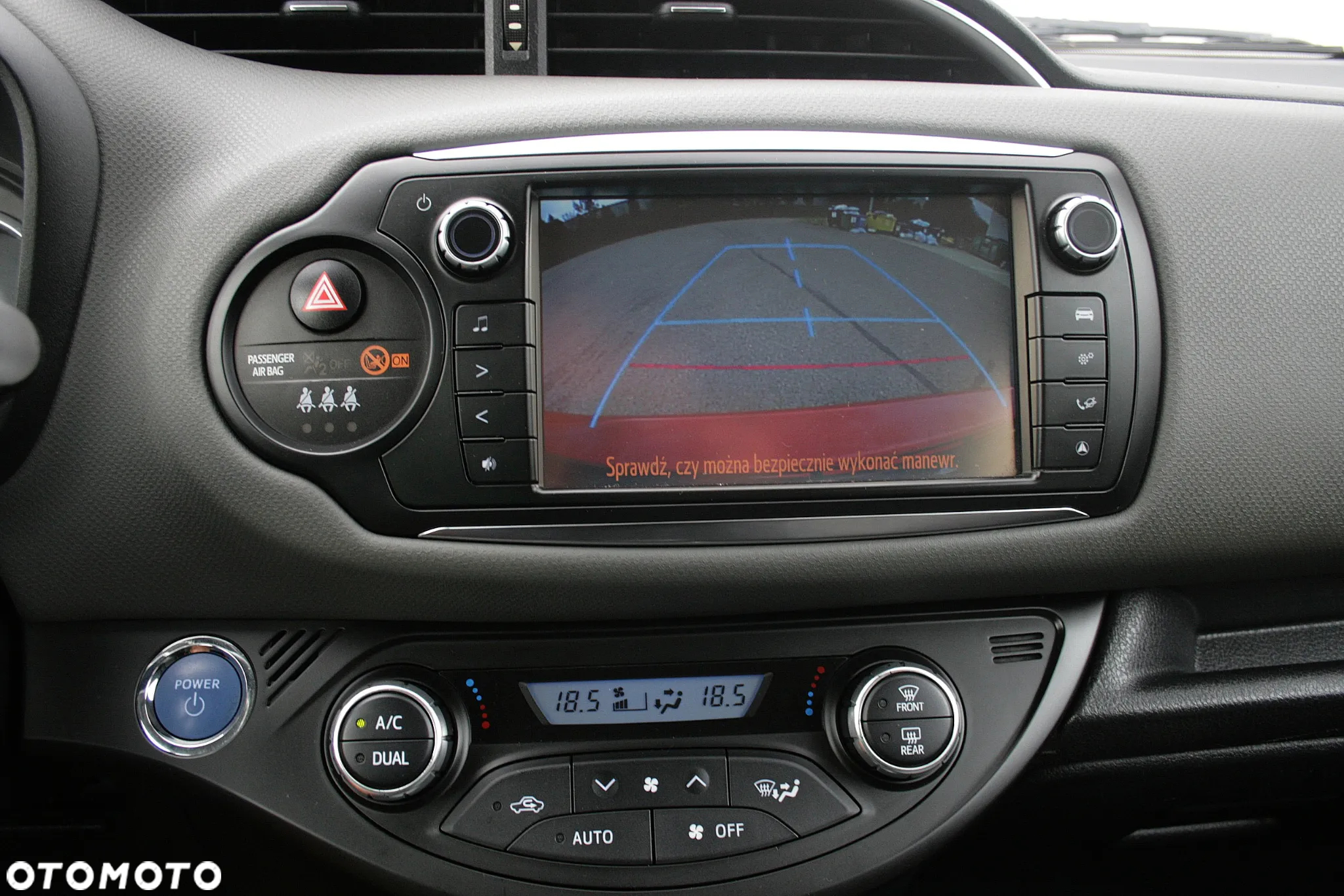Toyota Yaris Hybrid 1.5 VVT-i - 17