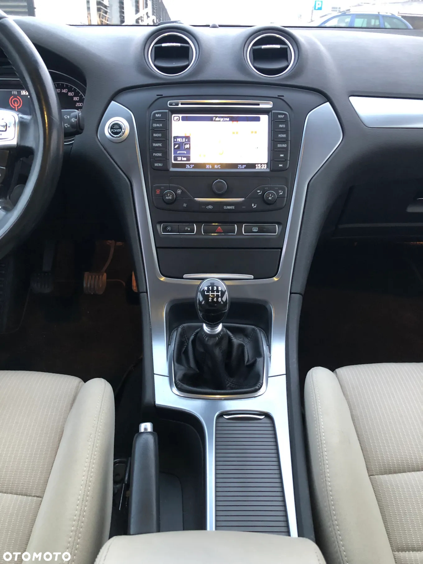 Ford Mondeo - 36