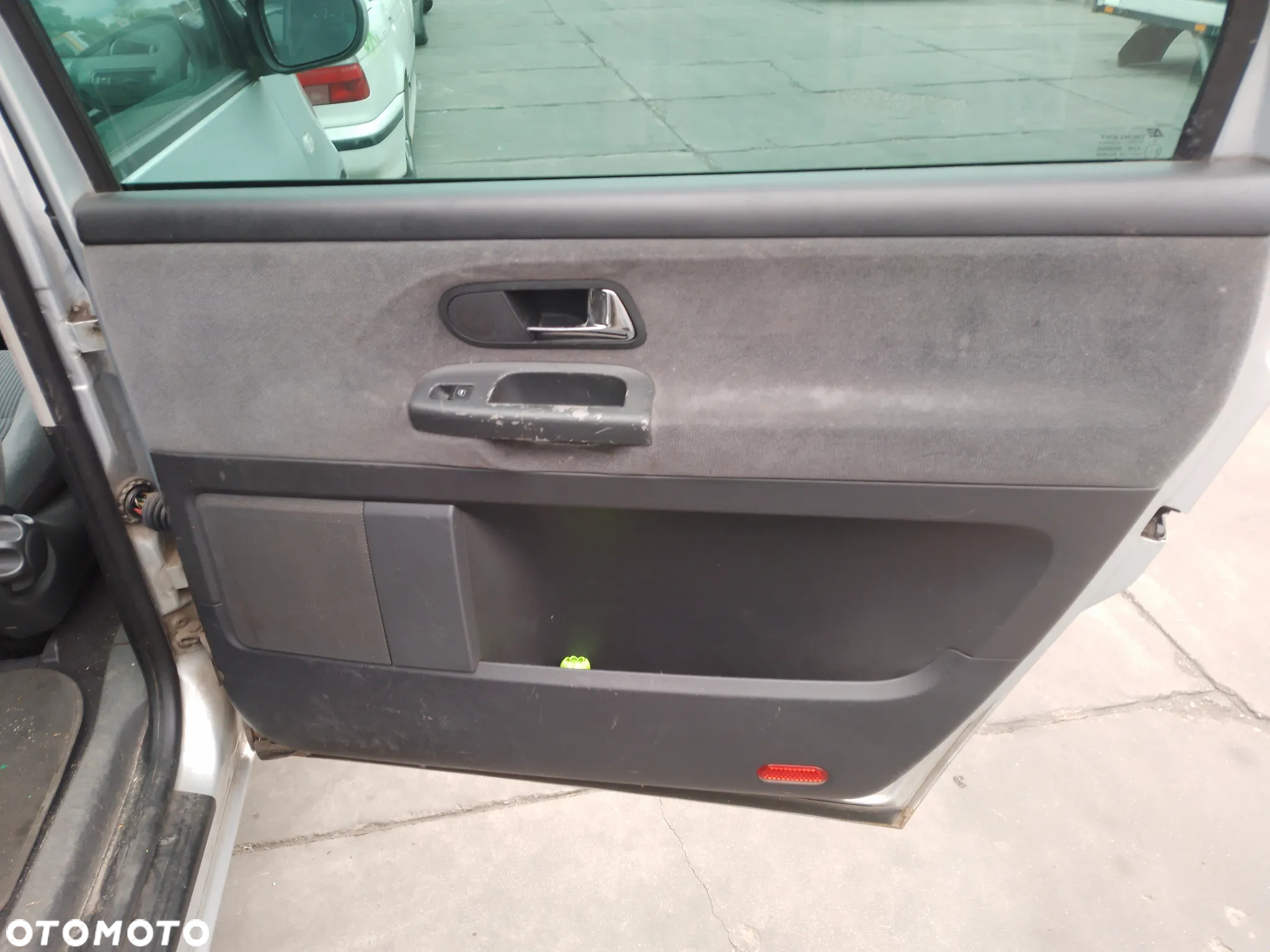 FORD GALAXY 00-06 1.9TDI 150KM KOLOR GV SCHOWEK DESKI ROZDZIELCZEJ ŚRODKOWY PRAWY - 30