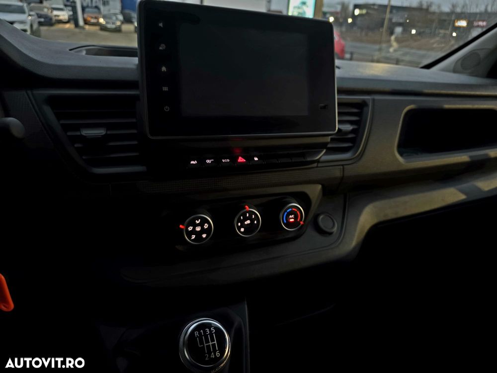 Renault Trafic Combi 2.0 Blue dCi 110 S&S L1 8+1 Zen - 8