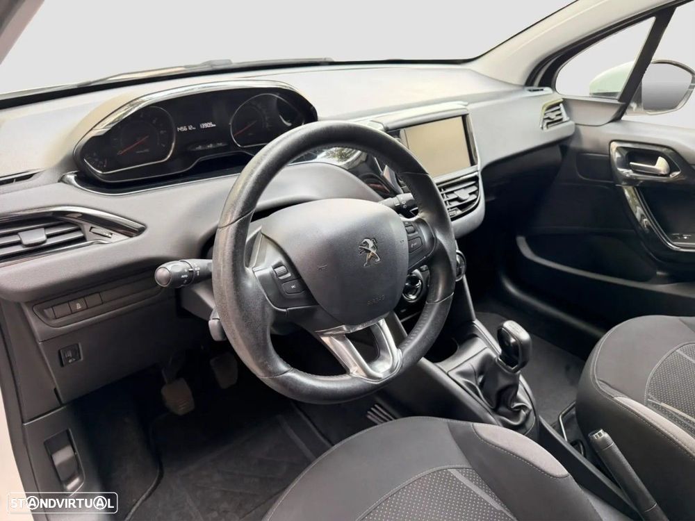 Peugeot 208 1.2 PureTech Active - 5
