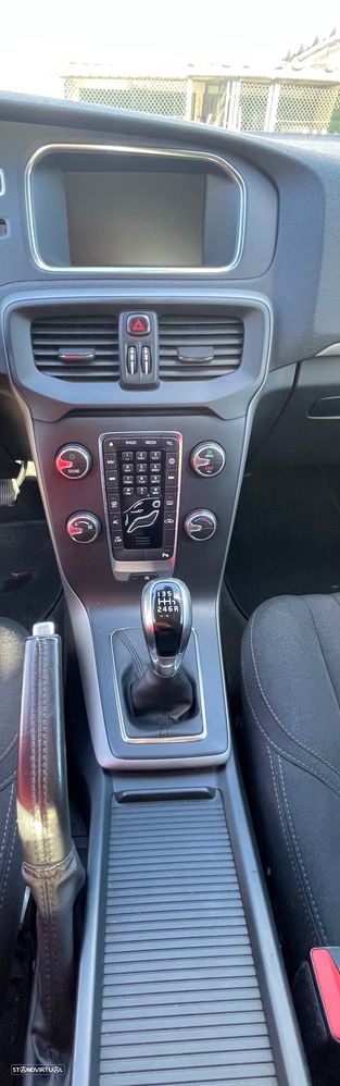 Volvo V40 2.0 D2 Kinetic - 19