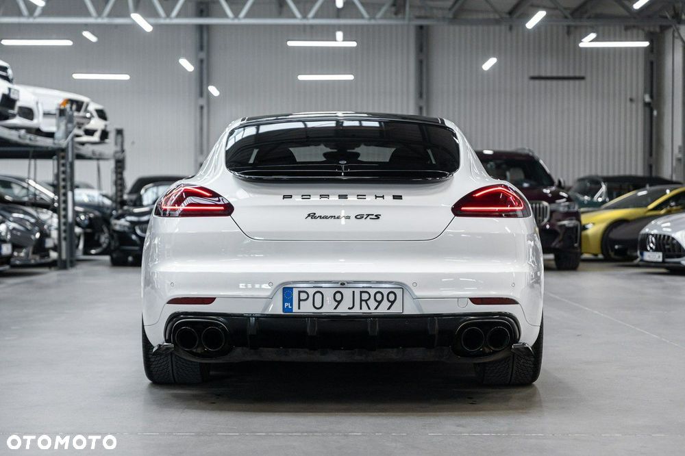 Porsche Panamera - 12