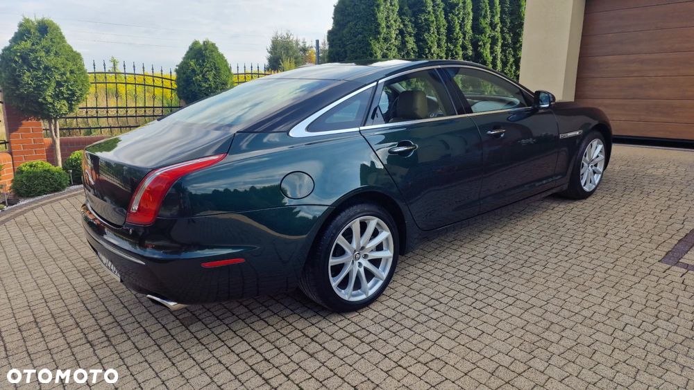 Jaguar XJ - 9