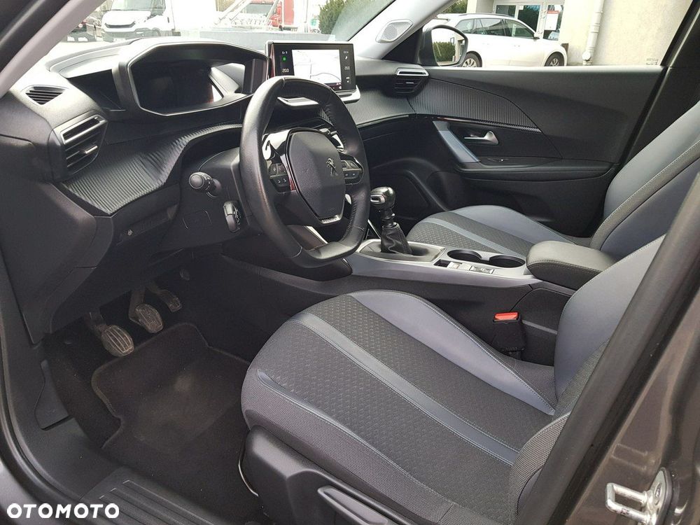 Peugeot 2008 PureTech 130 Allure - 10