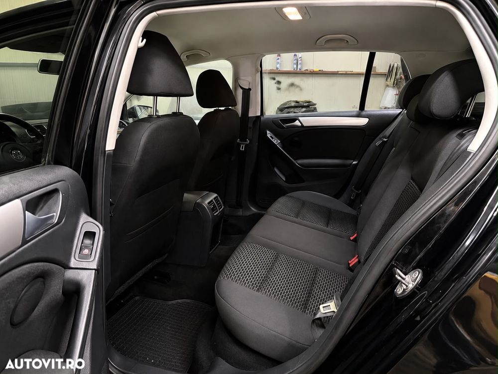Volkswagen Golf - 11
