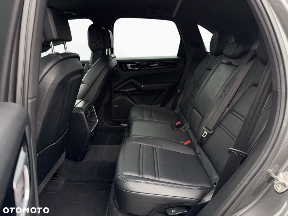 Porsche Cayenne - 14