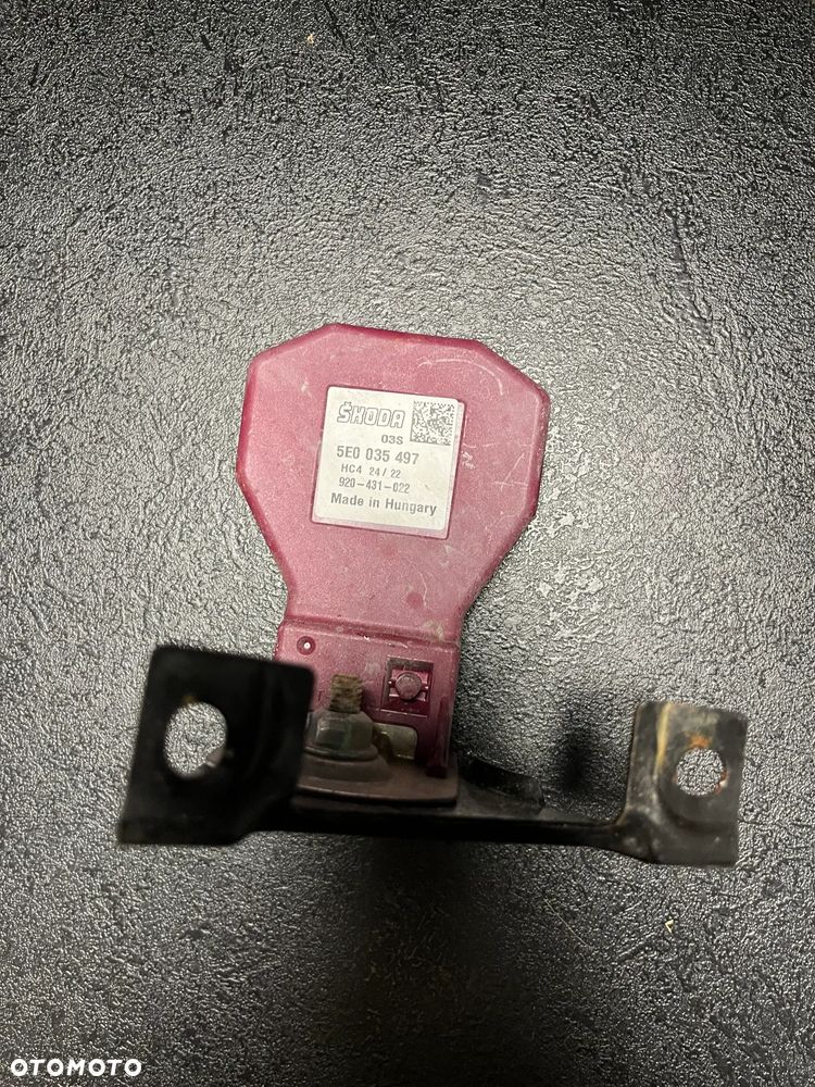 5E0035497 SKODA OCTAVIA IV KOMBI  2022 R WZMACNIACZ ANTENY UCHWYT - 1