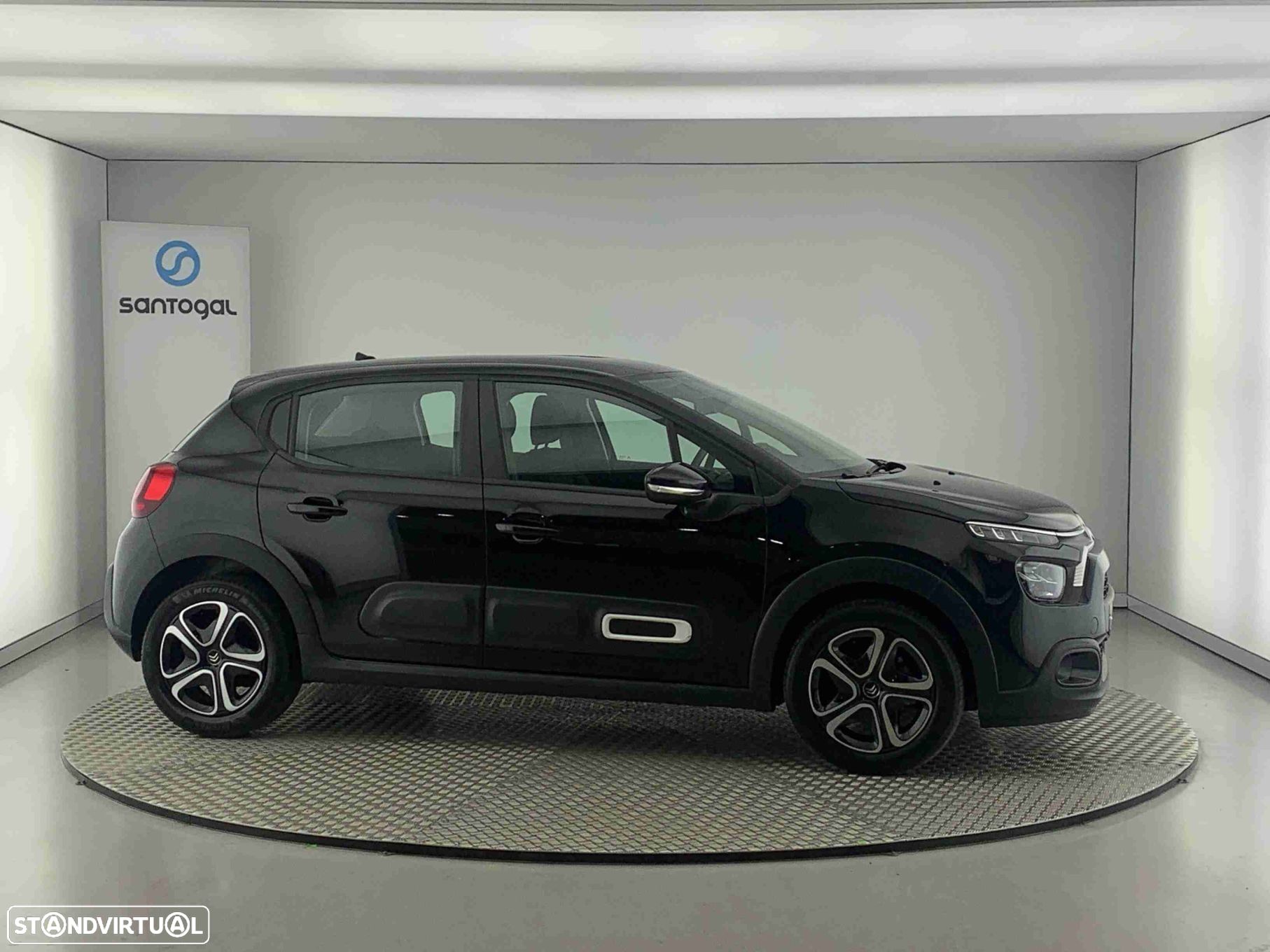 Citroën C3 1.2 PureTech Plus - 1