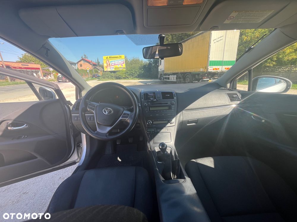 Toyota Avensis 1.8 Luna EU5 - 4