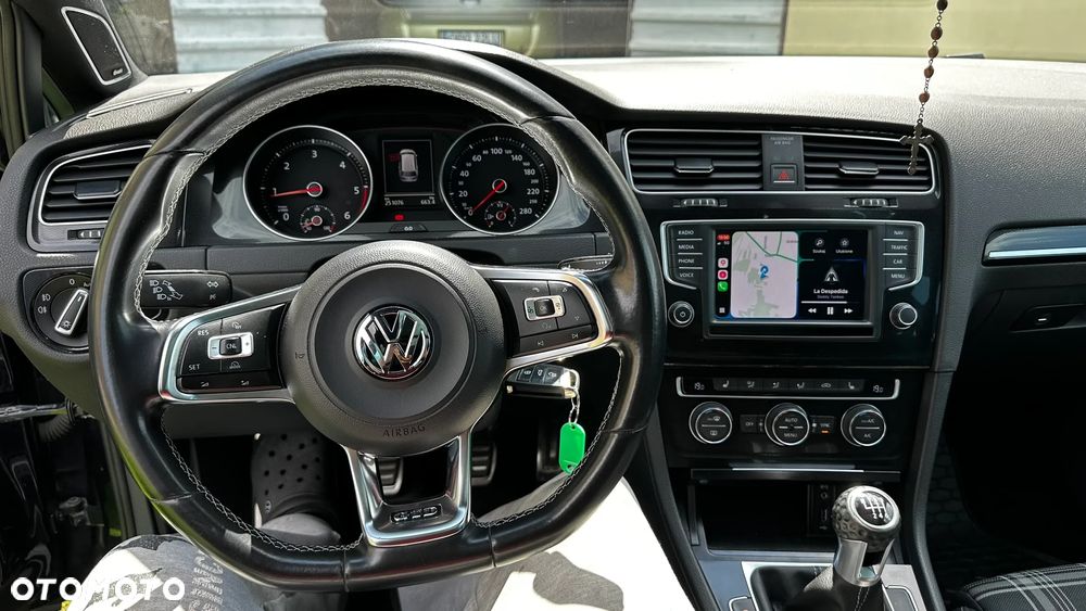 Volkswagen Golf - 17