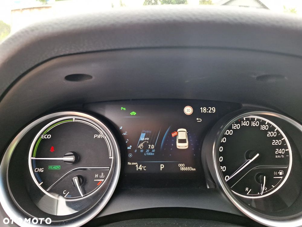 Toyota Camry 2.5 Hybrid Comfort CVT - 27