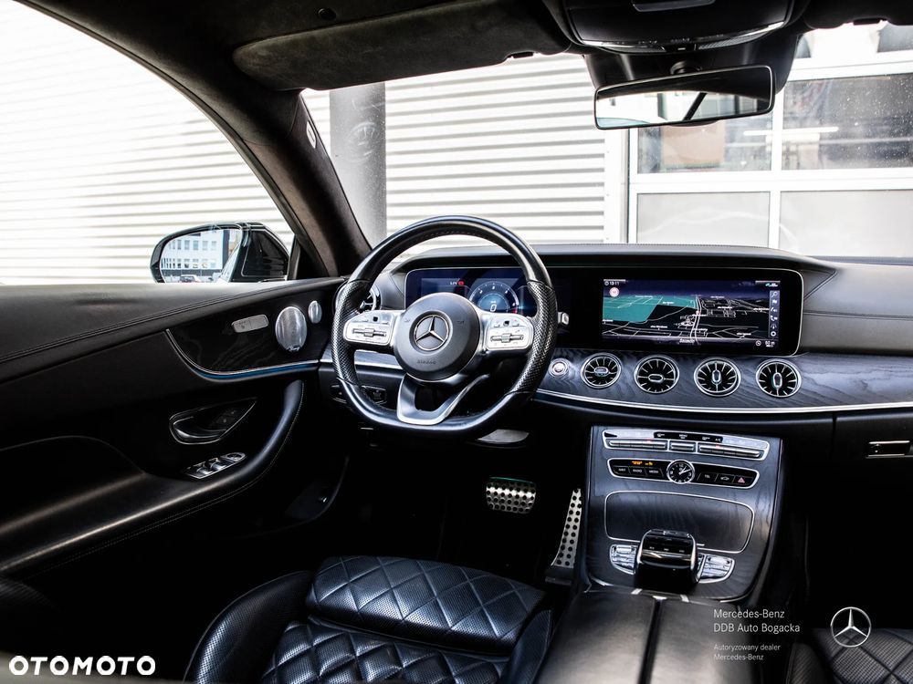 Mercedes-Benz Klasa E 220 d 4-Matic 9G-TRONIC - 24