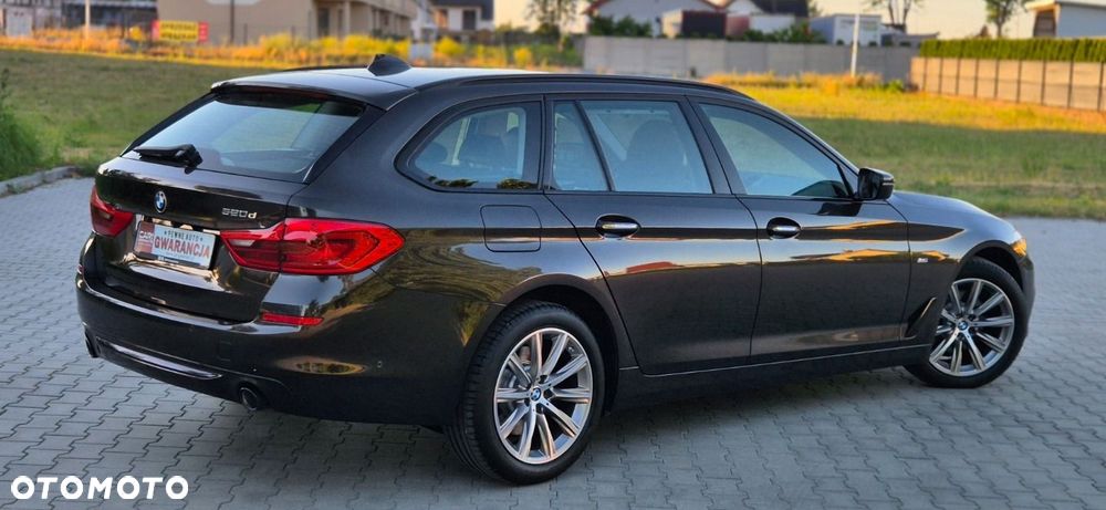 BMW Seria 5 520d Sport Line - 25