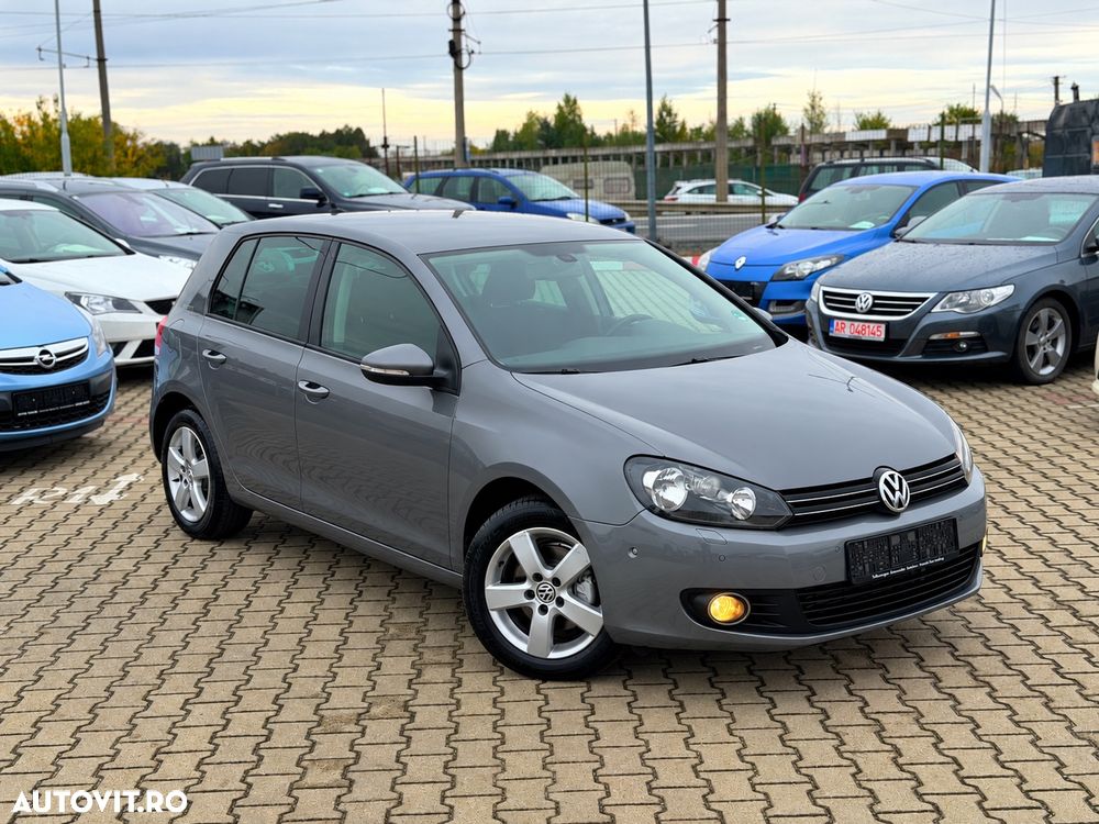 Volkswagen Golf - 1