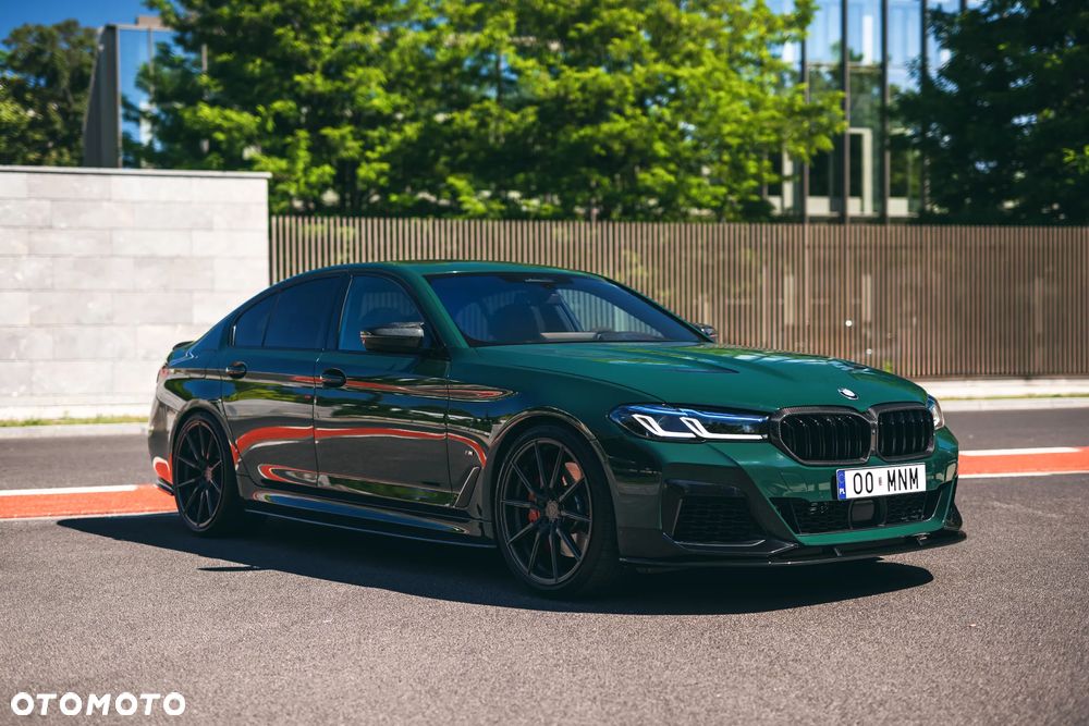 BMW Seria 5 M550i xDrive sport - 9