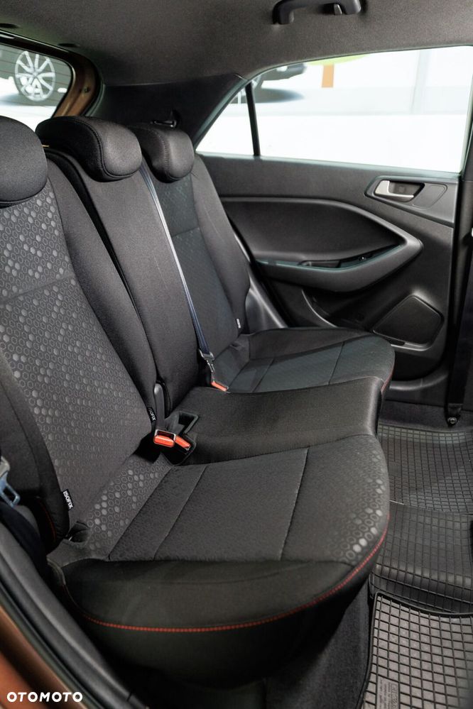 Hyundai i20 1.2 Comfort - 20
