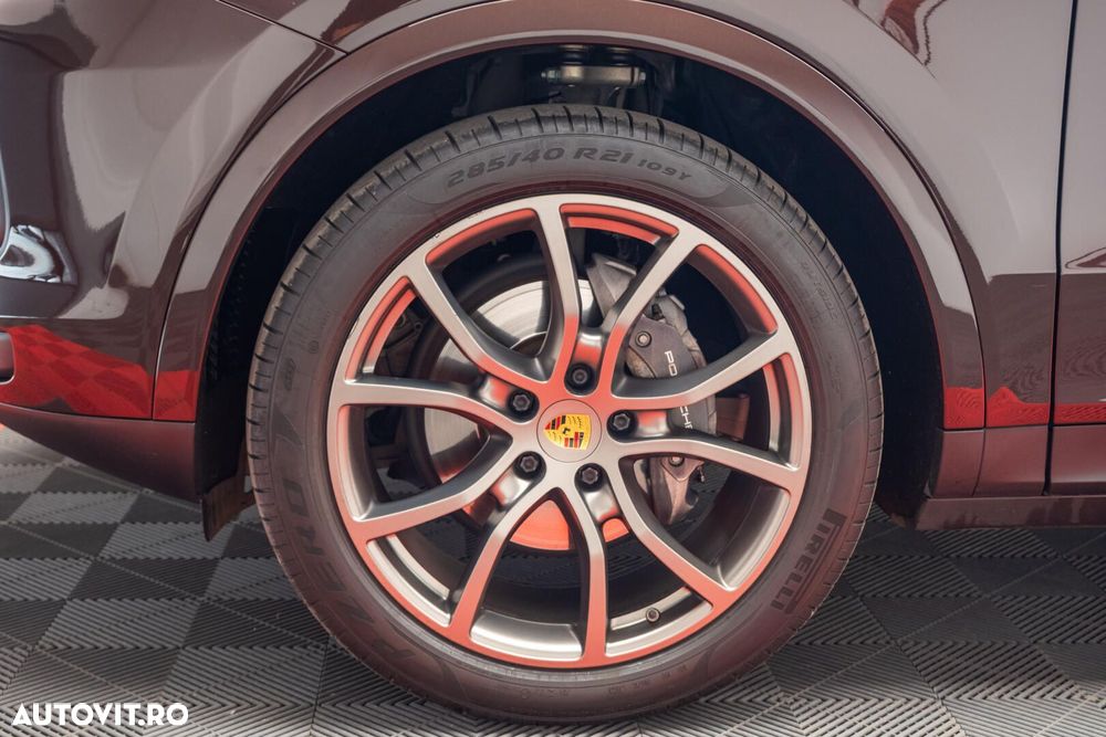 Porsche Cayenne - 22