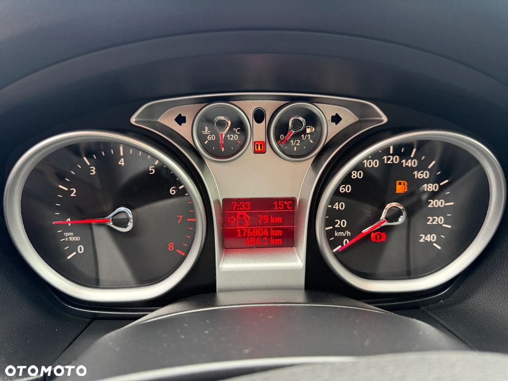 Ford Focus 1.8 Style+ - 9