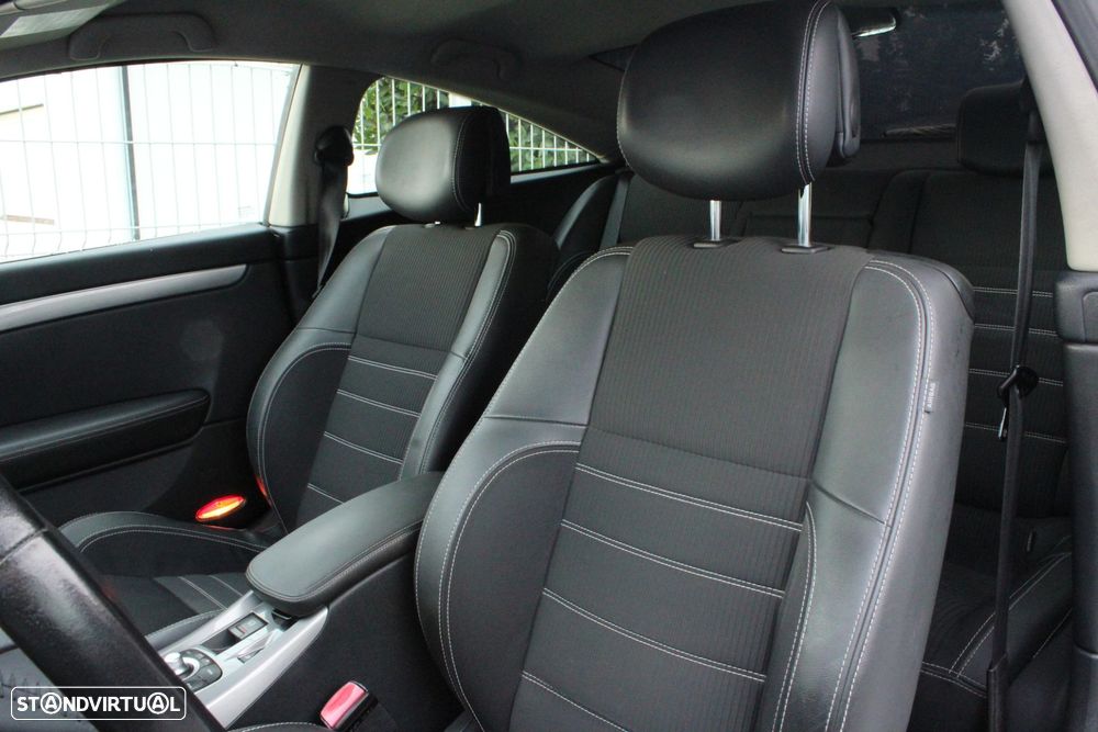 Renault Laguna Coupe 2.0 dCi Dynamique S 4Control - 36