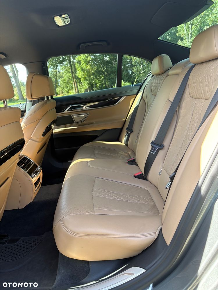 BMW Seria 7 730d xDrive - 22