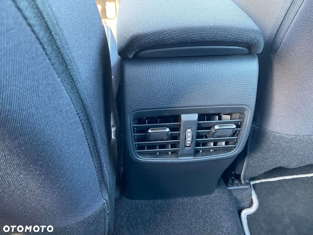Toyota Corolla 1.8 Hybrid Comfort - 27