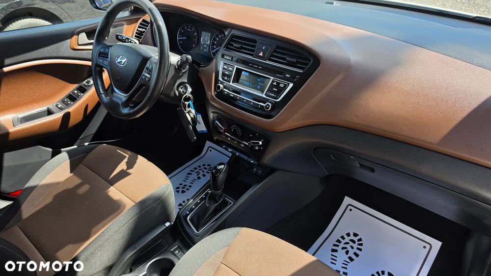 Hyundai i20 1.4 Automatik Trend - 11