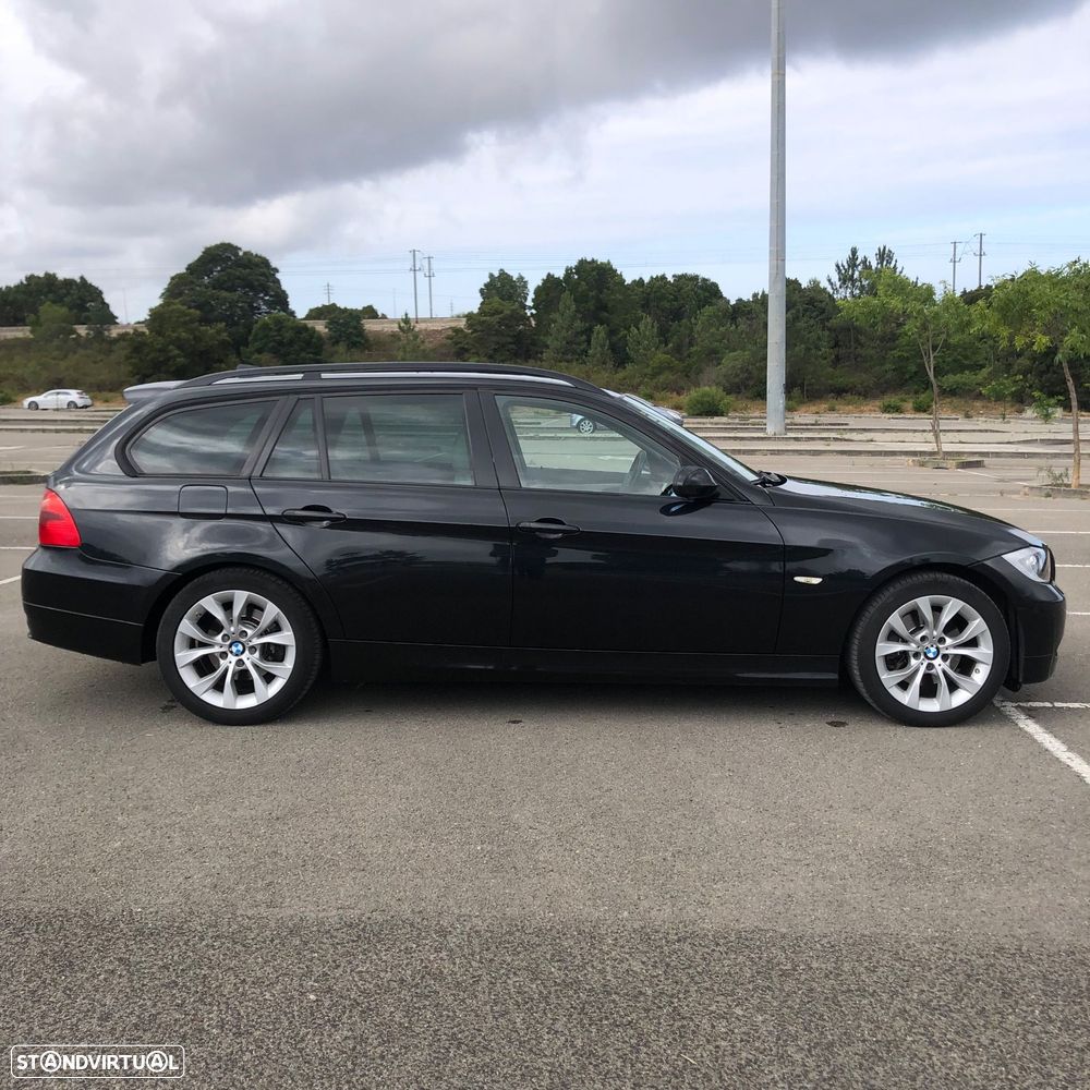 BMW 320 d Navigation Sport - 3