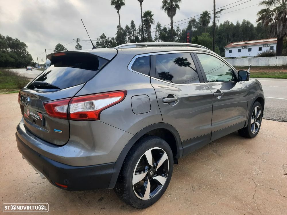 Nissan Qashqai 1.5 dCi N-Connecta 18 - 19