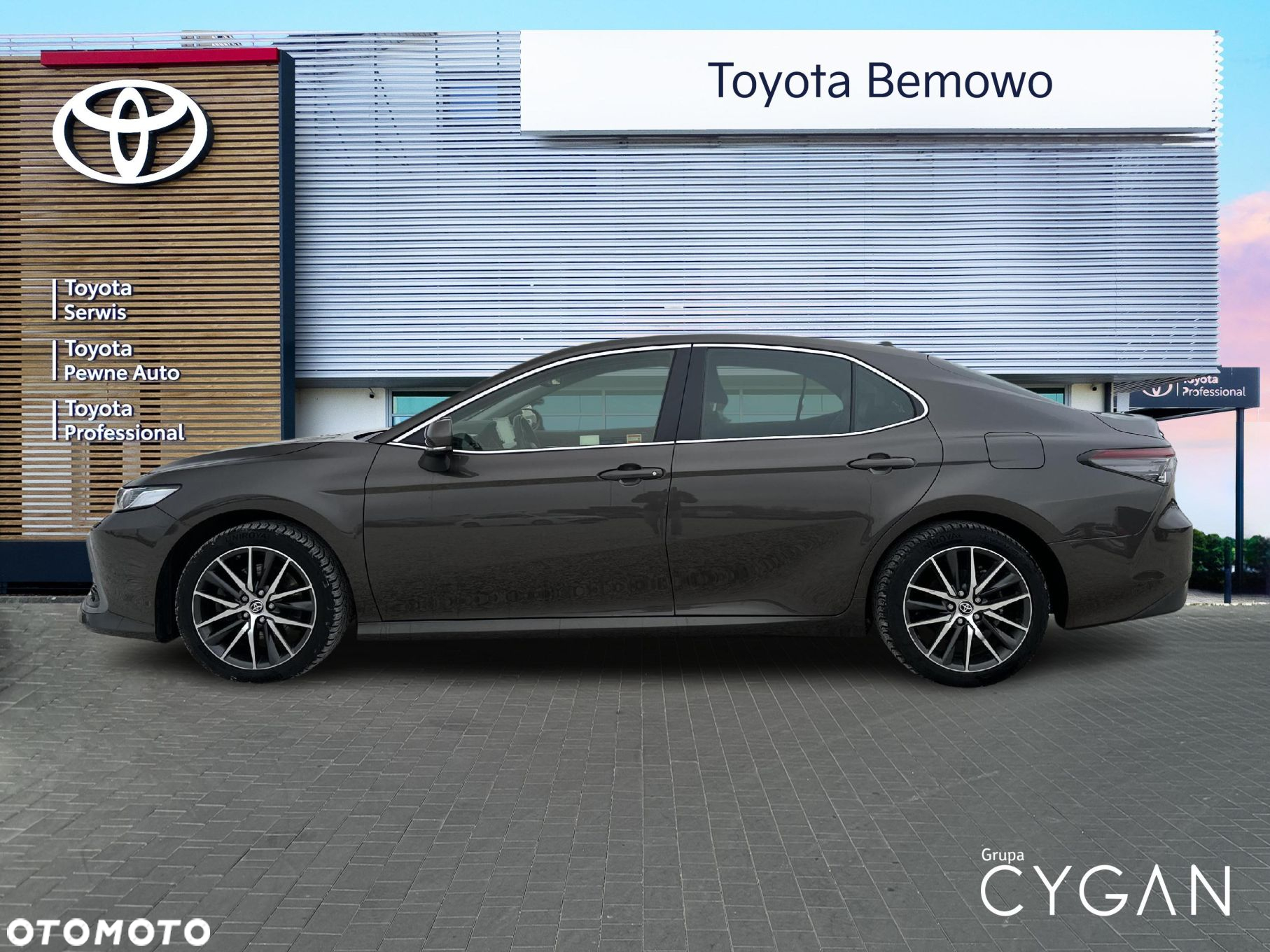 Toyota Camry - 2