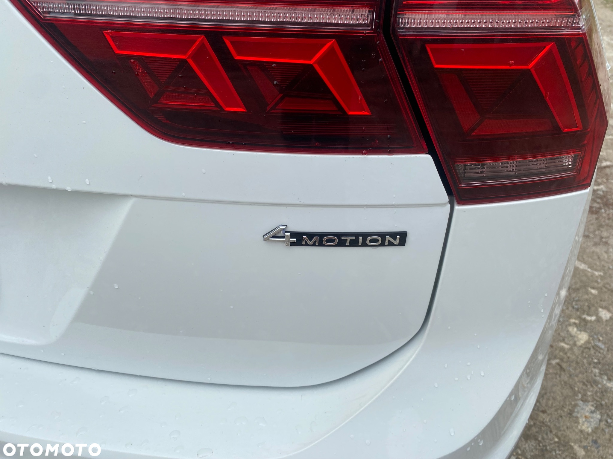 Volkswagen Tiguan 2.0 TDI SCR 4MOTION DSG R-Line - 25