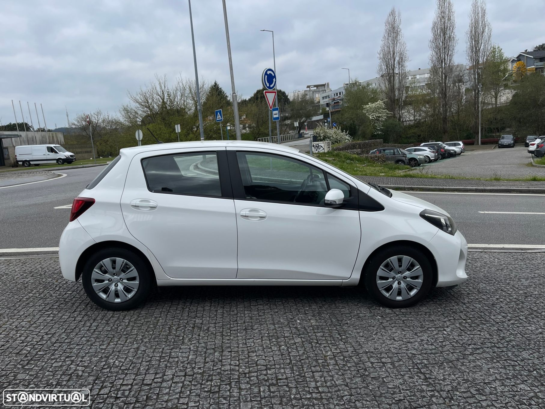 Toyota Yaris 1.4 D-4D ACtive+AC - 12
