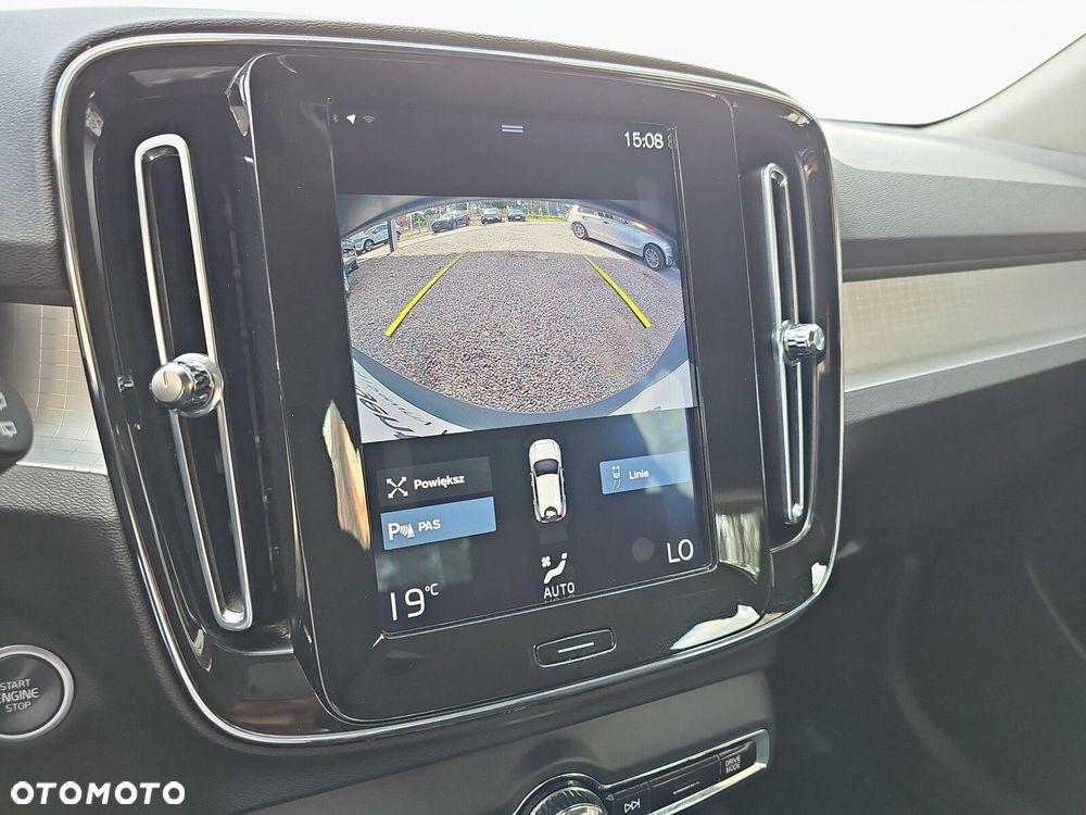 Volvo XC 40 - 25