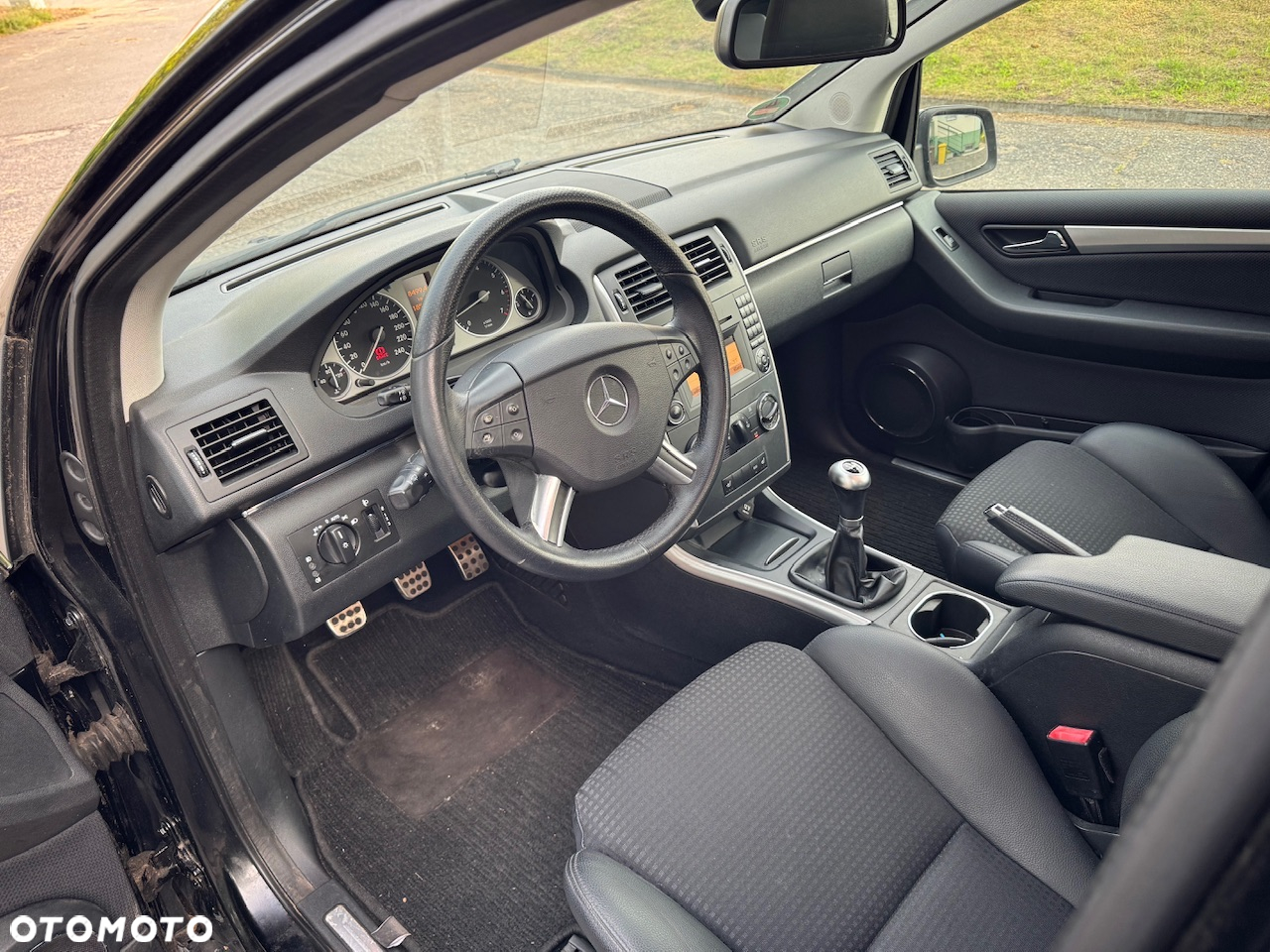 Mercedes-Benz Klasa B 180 BlueEFFICIENCY SPORT EDITION - 10