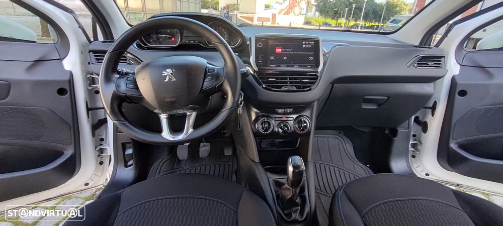 Peugeot 208 1.2 PureTech Signature - 11