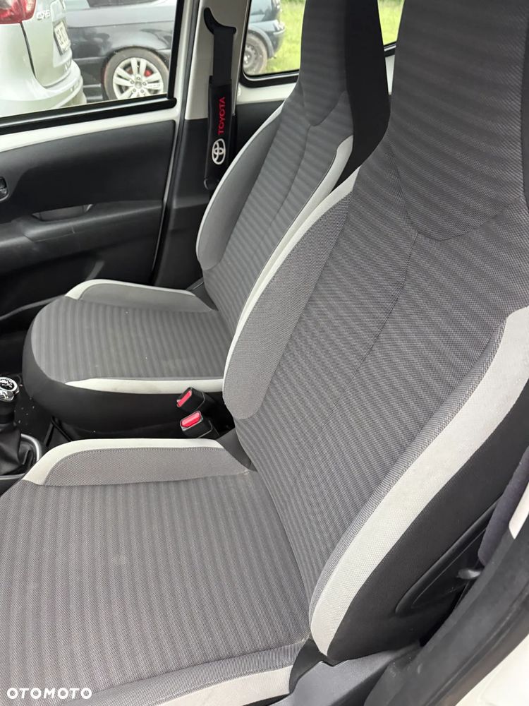 Toyota Aygo x - 8