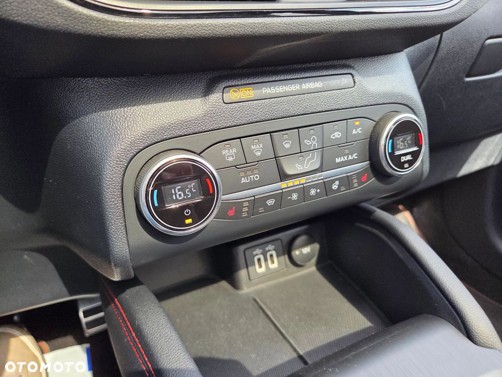 Ford Kuga 2.5P PHEV FWD ST-Line X - 24