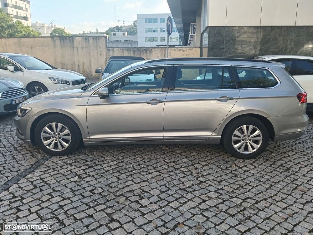 VW Passat Variant 1.6 TDI Highline DSG - 20