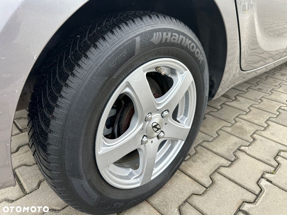 Hyundai i20 1.25 Wersja Jubileuszowa - 12