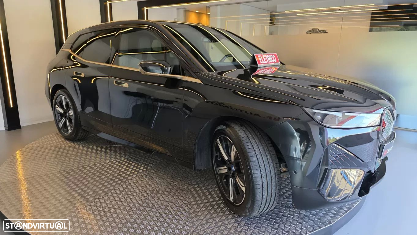 BMW iX xDrive 40 Pack Desportivo - 19